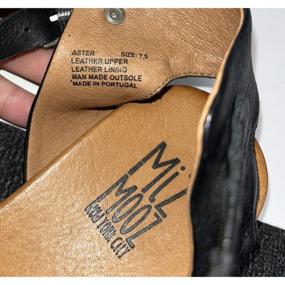 Miz Mooz New York City Aster Flat Sandal Black Women’s Size 7.5 Leather Strap - Picture 4 of 8